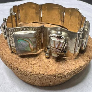 VTG Sterling Taxco Signed Aztec  Warrior  Carved  Abalone  Bracelet